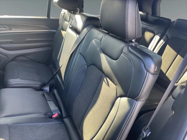 2026 Jeep Grand Cherokee L Altitude 4x4