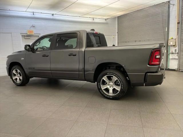 2026 Ram 1500 Express Crew Cab 4x4 5'7" Box