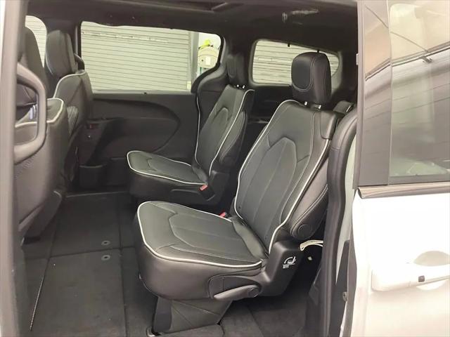 2027 Chrysler Pacifica Limited
