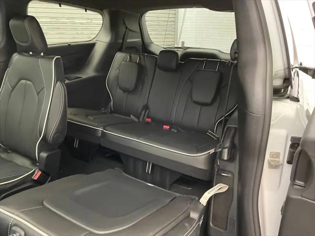 2027 Chrysler Pacifica Limited