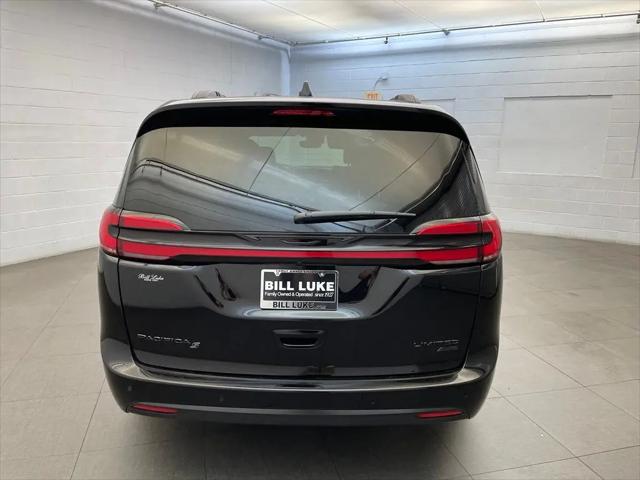 2027 Chrysler Pacifica Limited