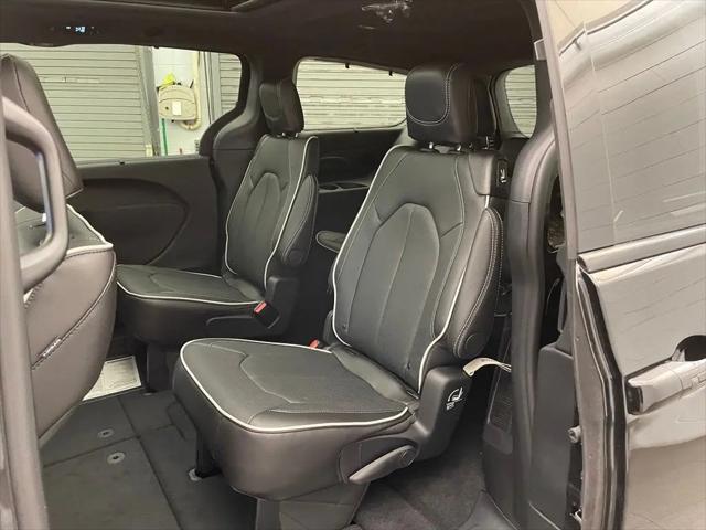 2027 Chrysler Pacifica Limited