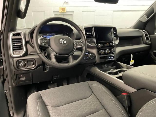 2026 Ram 1500 Express Crew Cab 4x4 5'7" Box