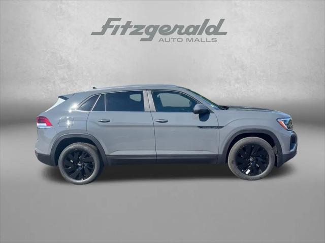 2026 Volkswagen Atlas Cross Sport SE with Technology