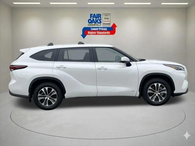 2025 Toyota Highlander Hybrid XLE