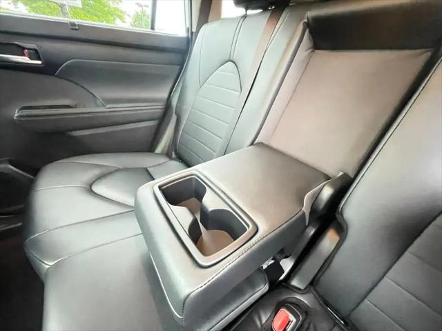 2025 Toyota Highlander Hybrid XLE
