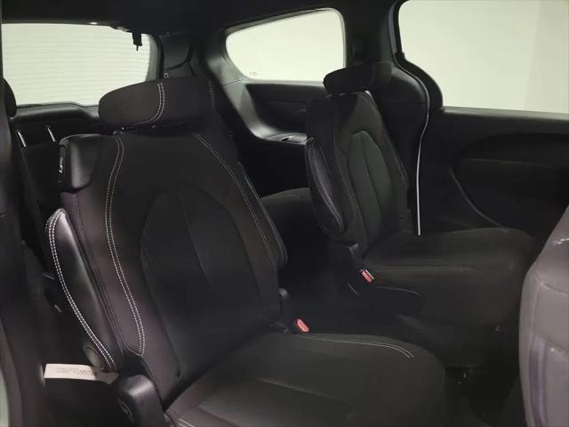 2024 Chrysler Pacifica Touring