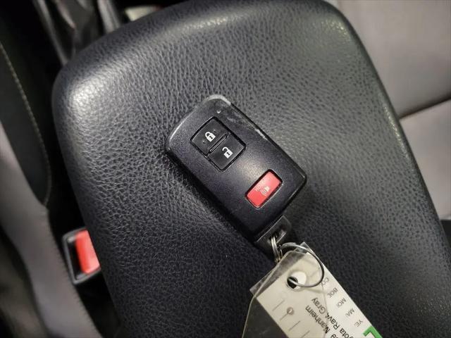 2017 Toyota RAV4 Hybrid LE Plus