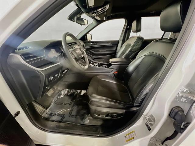 2023 Jeep Grand Cherokee L Altitude 4x4