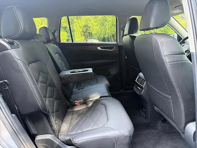 2025 Volkswagen Atlas 2.0T SE w/Technology