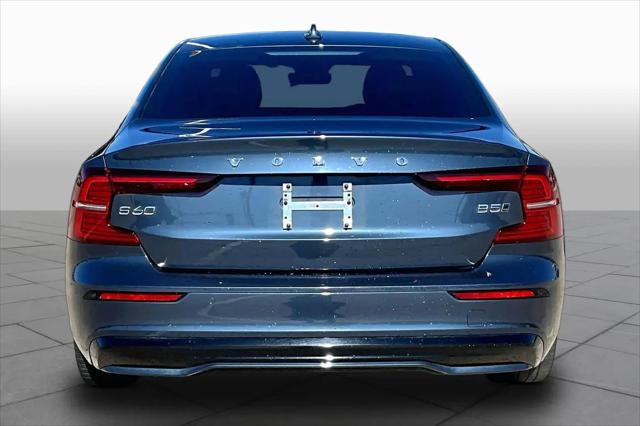 2024 Volvo S60 B5 Core Dark Theme