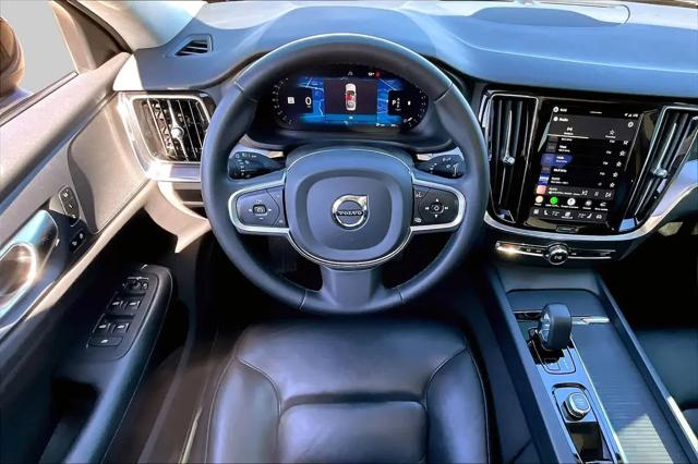 2024 Volvo S60 B5 Core Dark Theme