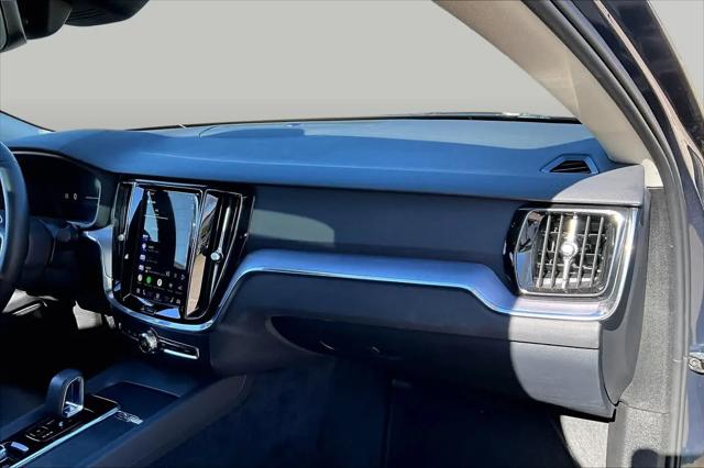 2024 Volvo S60 B5 Core Dark Theme
