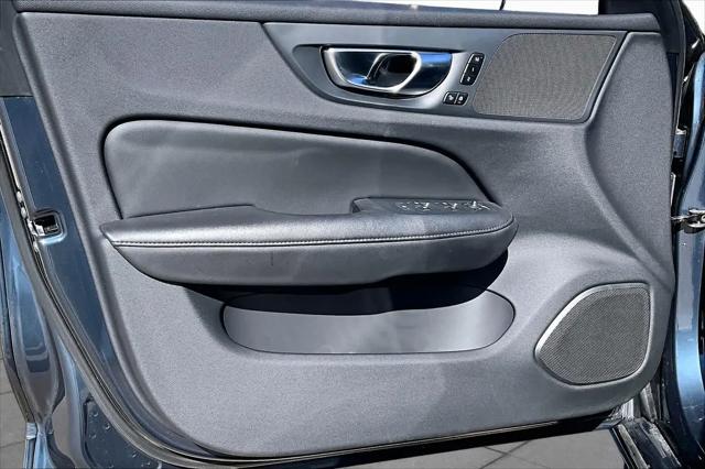 2024 Volvo S60 B5 Core Dark Theme