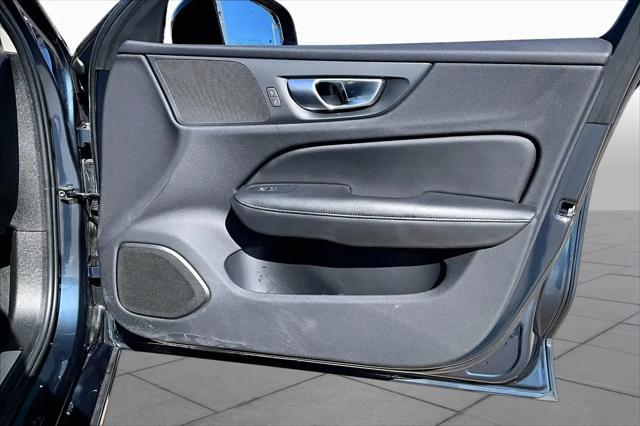 2024 Volvo S60 B5 Core Dark Theme