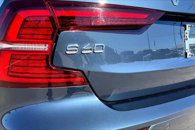 2024 Volvo S60 B5 Core Dark Theme