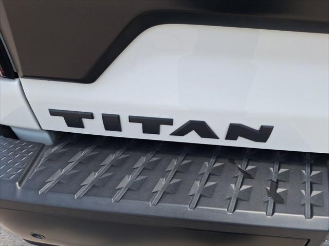 2023 Nissan Titan Crew Cab PRO-4X 4x4