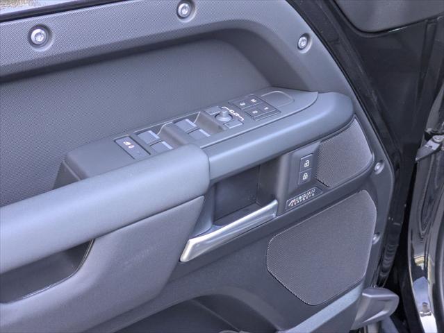 2026 Land Rover Defender P400 X-Dynamic SE