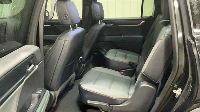2024 GMC Acadia AWD AT4