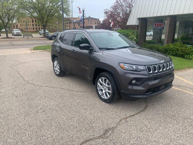 2023 Jeep Compass Latitude Lux FWD