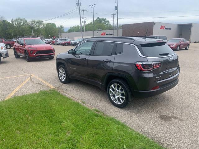 2023 Jeep Compass Latitude Lux FWD