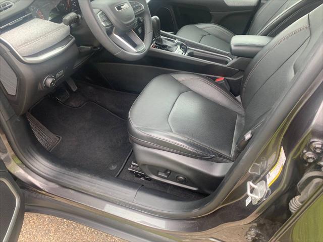 2023 Jeep Compass Latitude Lux FWD