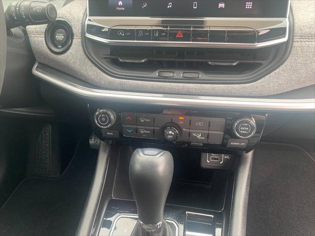 2023 Jeep Compass Latitude Lux FWD