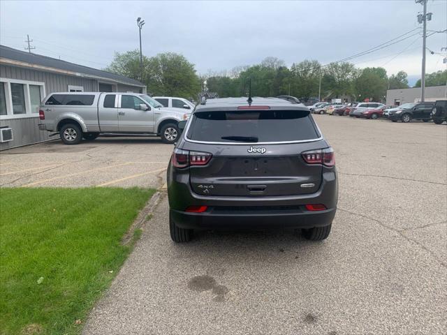 2023 Jeep Compass Latitude Lux FWD