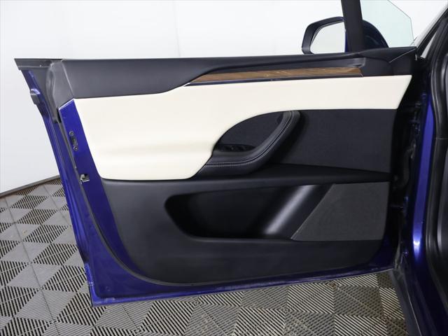 2023 Tesla Model X Standard Range