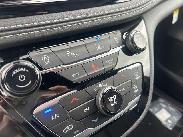 2026 Chrysler Pacifica Select AWD