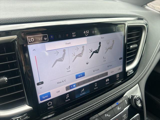 2026 Chrysler Pacifica Select AWD