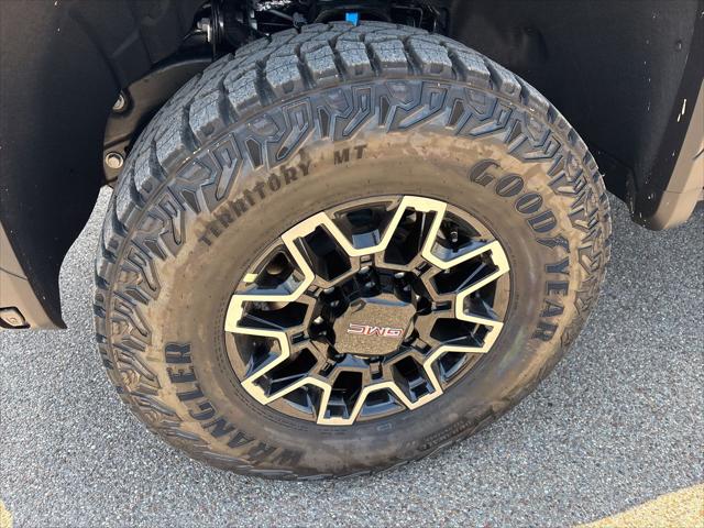 2026 GMC Sierra 2500HD Crew Cab, Standard Bed, AT4X, 4WD