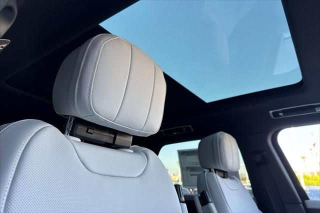 2026 Land Rover Range Rover Sport P360 SE