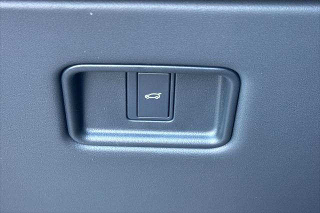 2026 Land Rover Range Rover Sport P360 SE