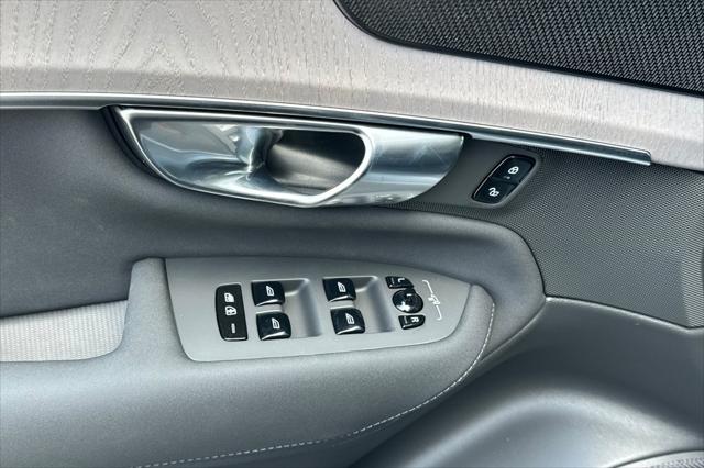 2026 Volvo XC90 Plug-In Hybrid Ultra, T8 AWD, Electric/Gasoline, Bright, 7 Seats
