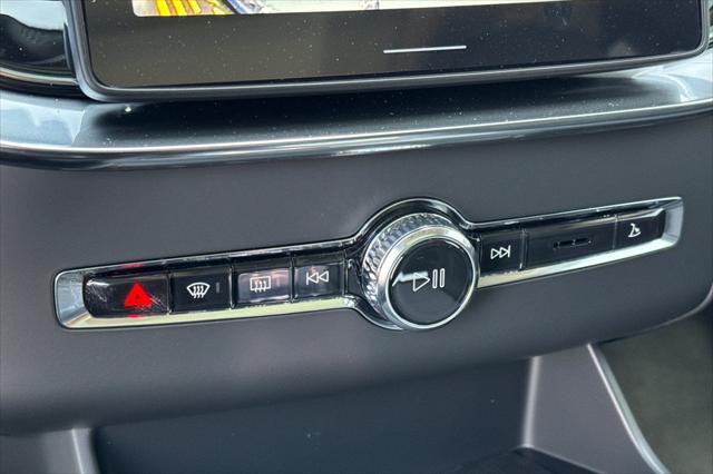 2026 Volvo XC90 Plug-In Hybrid Ultra, T8 AWD, Electric/Gasoline, Bright, 7 Seats