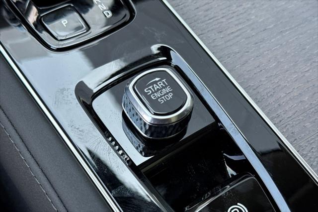 2026 Volvo XC90 Plug-In Hybrid Ultra, T8 AWD, Electric/Gasoline, Bright, 7 Seats