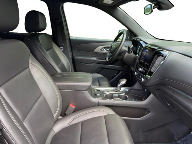 2023 Chevrolet Traverse AWD LT Leather