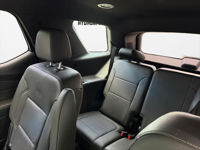 2023 Chevrolet Traverse AWD LT Leather