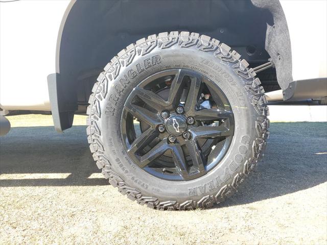 2026 Chevrolet Silverado 1500 4WD Crew Cab Short Bed Custom Trail Boss