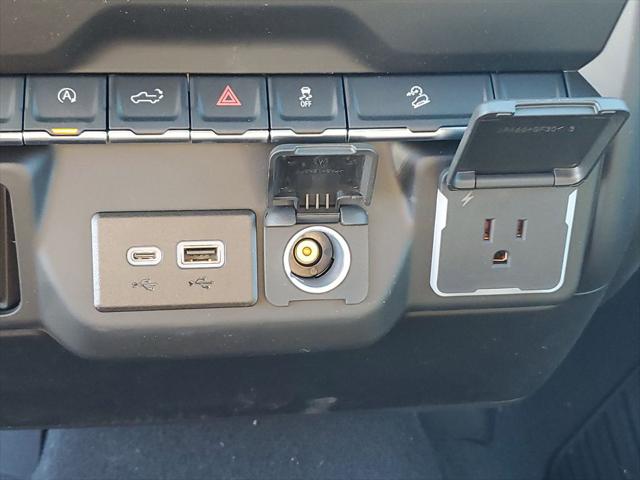 2026 Chevrolet Silverado 1500 4WD Crew Cab Short Bed Custom Trail Boss
