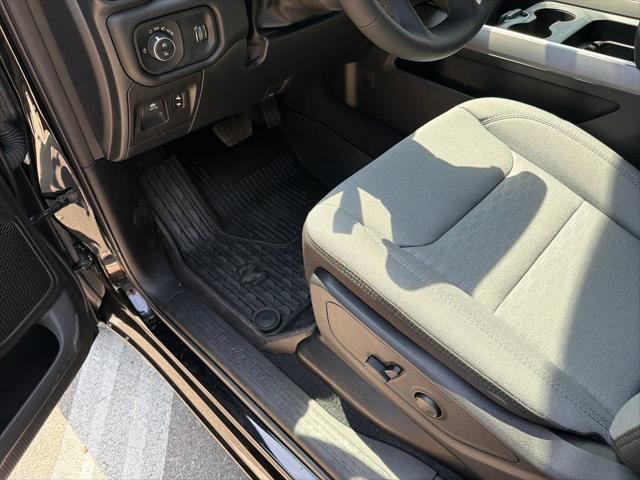 2026 Ram 1500 Lone Star Crew Cab 4x4 57 Box