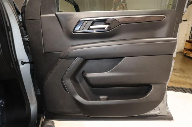 2025 Chevrolet Suburban 4WD Z71