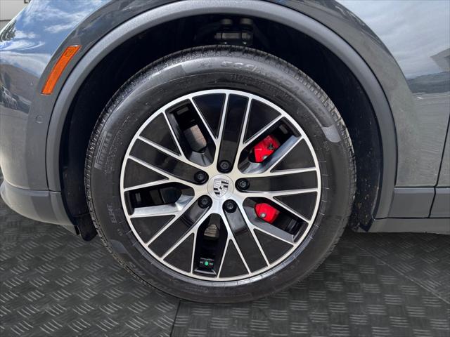 2025 Porsche Macan Electric 4S