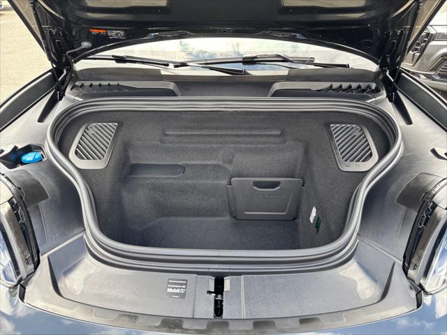 2025 Porsche Macan Electric 4S