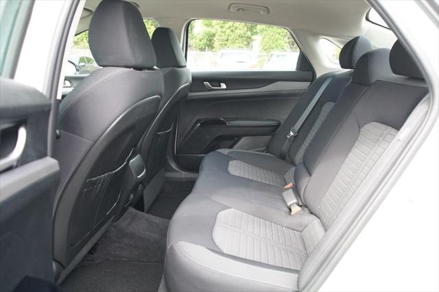 2025 Kia K5 LXS