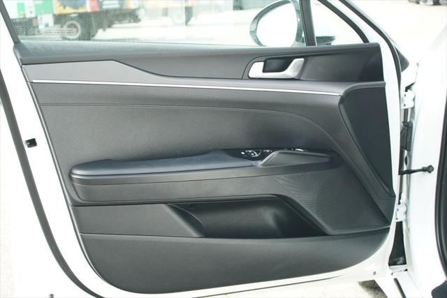 2025 Kia K5 LXS