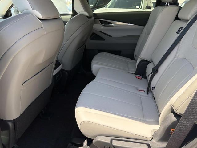 2027 INFINITI QX60 PURE