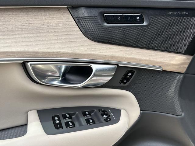 2026 Volvo XC90 Plus, B5 AWD Gas (mild hybrid), Gasoline, Bright, 7 Seats