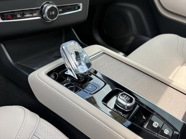 2026 Volvo XC90 Plus, B5 AWD Gas (mild hybrid), Gasoline, Bright, 7 Seats